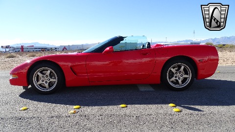 2004 Chevrolet Corvette image 9