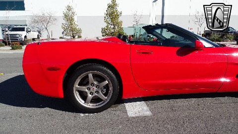 2004 Chevrolet Corvette image 36