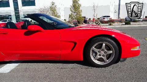 2004 Chevrolet Corvette image 38