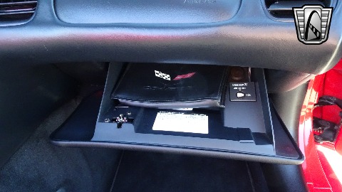 2004 Chevrolet Corvette image 90