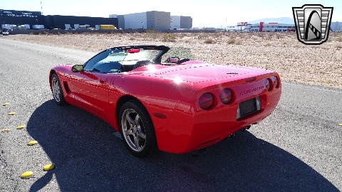 2004 Chevrolet Corvette image 13