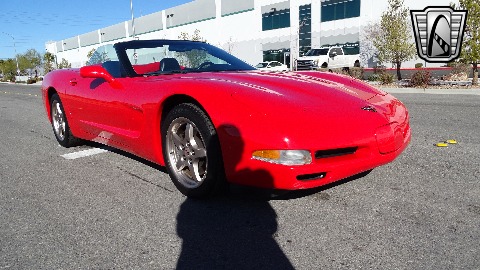 2004 Chevrolet Corvette image 24