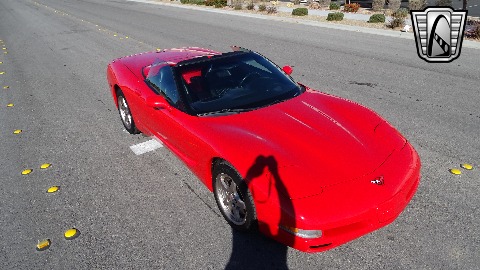 2004 Chevrolet Corvette image 26