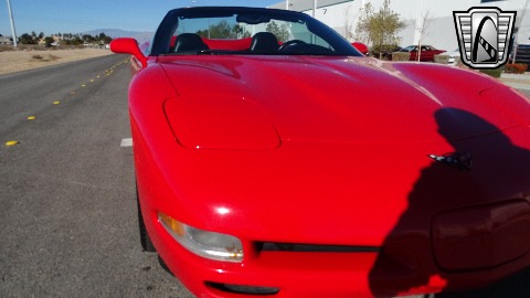 2004 Chevrolet Corvette image 27