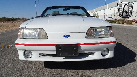 1989 Ford Mustang image 3