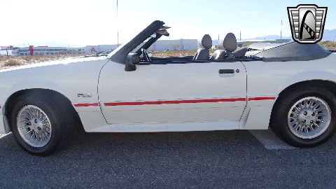 1989 Ford Mustang image 31