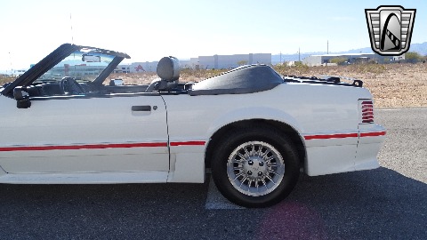 1989 Ford Mustang image 32
