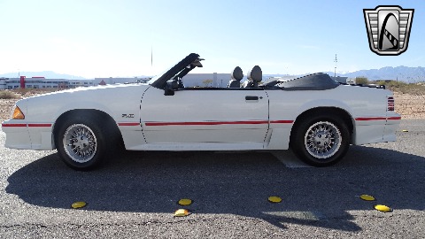 1989 Ford Mustang image 9