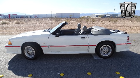 1989 Ford Mustang image 10
