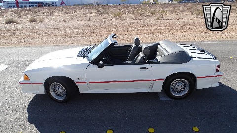 1989 Ford Mustang image 11