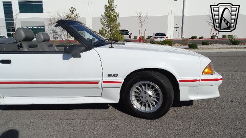 1989 Ford Mustang image 38