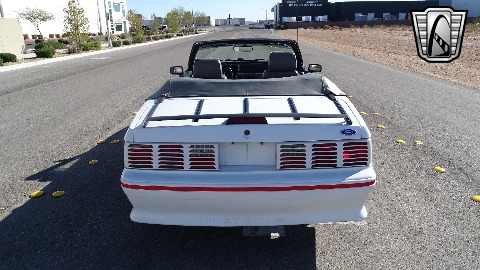 1989 Ford Mustang image 16