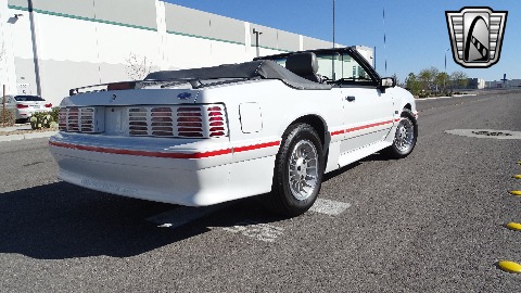 1989 Ford Mustang image 18