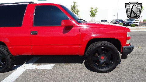 1997 Chevrolet Tahoe image 38