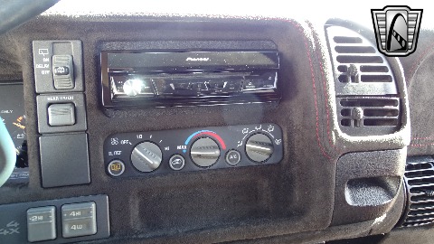 1997 Chevrolet Tahoe image 100