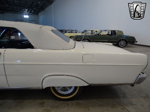 1965 Ford Galaxie image 33