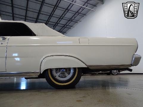 1965 Ford Galaxie image 35