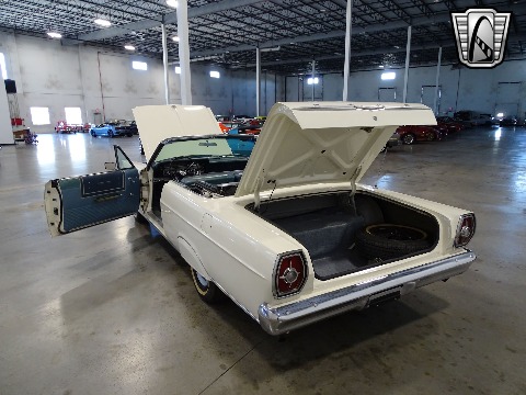 1965 Ford Galaxie image 64