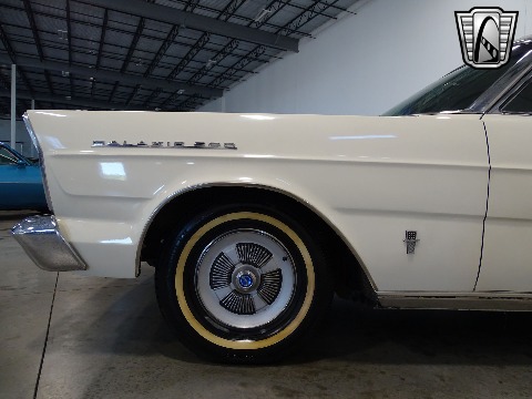 1965 Ford Galaxie image 28