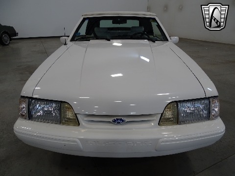 1993 Ford Mustang image 3