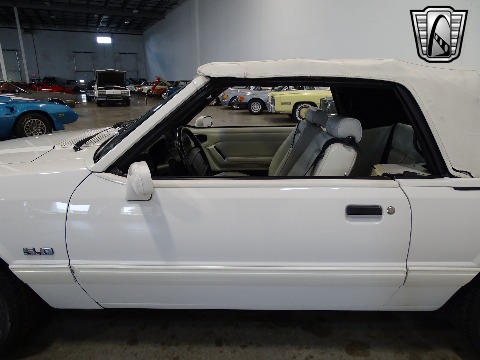 1993 Ford Mustang image 30