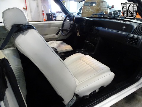 1993 Ford Mustang image 82