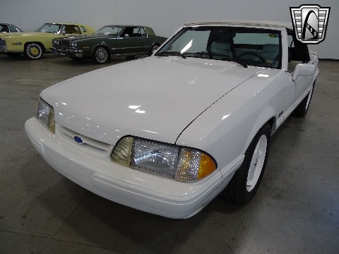 1993 Ford Mustang image 6