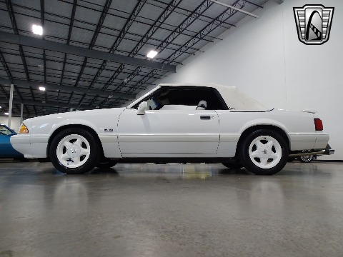 1993 Ford Mustang image 11