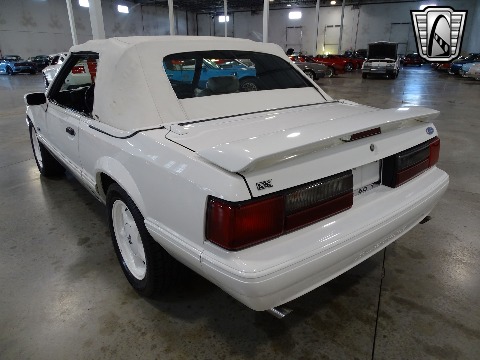 1993 Ford Mustang image 12