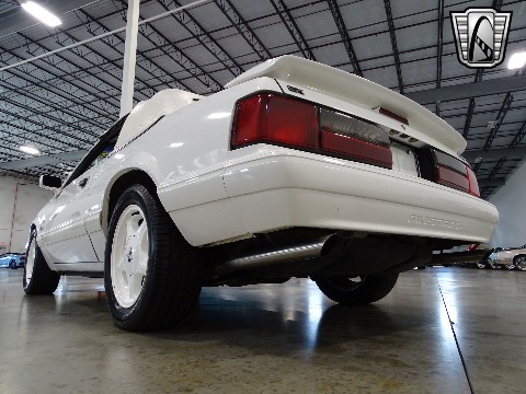 1993 Ford Mustang image 14