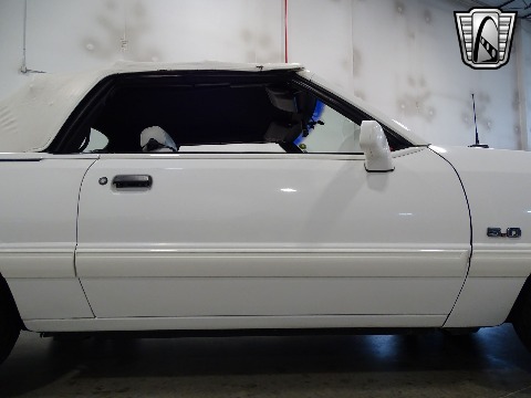 1993 Ford Mustang image 40