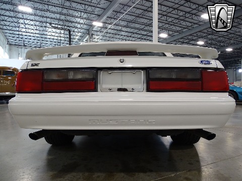 1993 Ford Mustang image 16