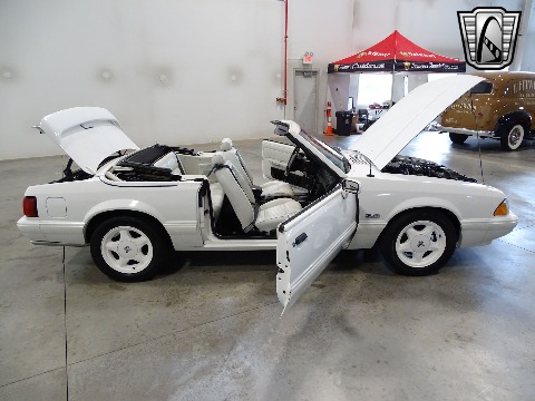 1993 Ford Mustang image 68