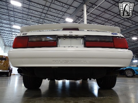 1993 Ford Mustang image 17