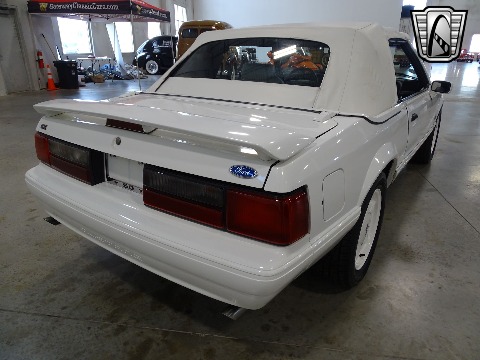 1993 Ford Mustang image 18
