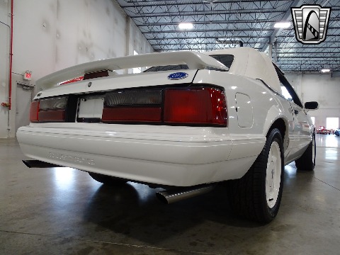 1993 Ford Mustang image 19