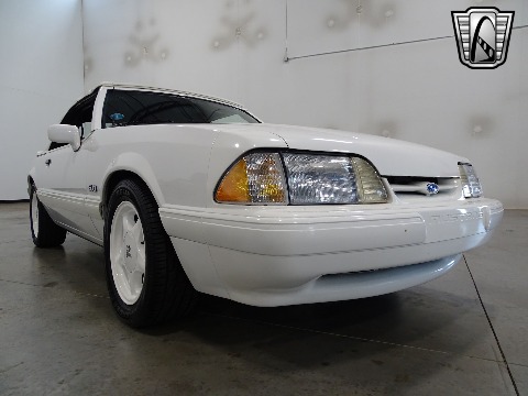 1993 Ford Mustang image 25