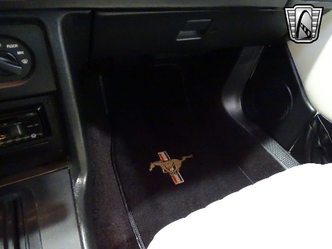 1993 Ford Mustang image 80