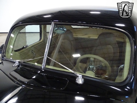 1940 Ford Deluxe image 54