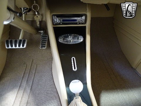 1940 Ford Deluxe image 80