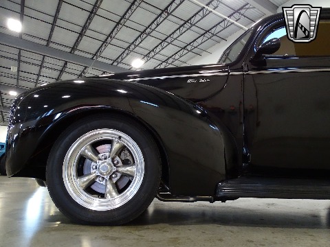 1940 Ford Deluxe image 30