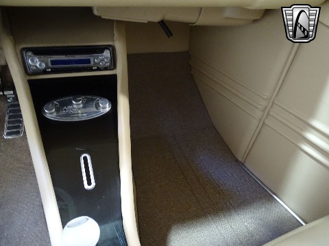 1940 Ford Deluxe image 82