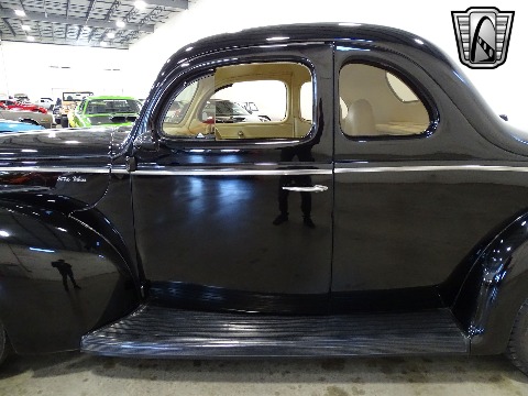 1940 Ford Deluxe image 31