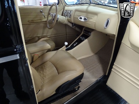 1940 Ford Deluxe image 84