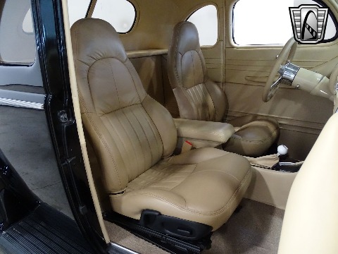 1940 Ford Deluxe image 85