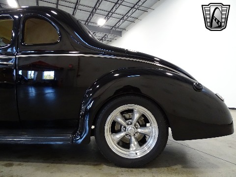 1940 Ford Deluxe image 35