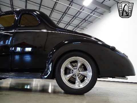 1940 Ford Deluxe image 36