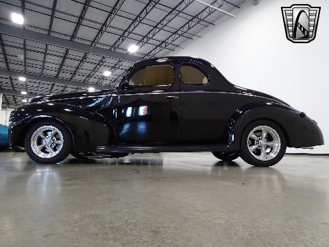 1940 Ford Deluxe image 12