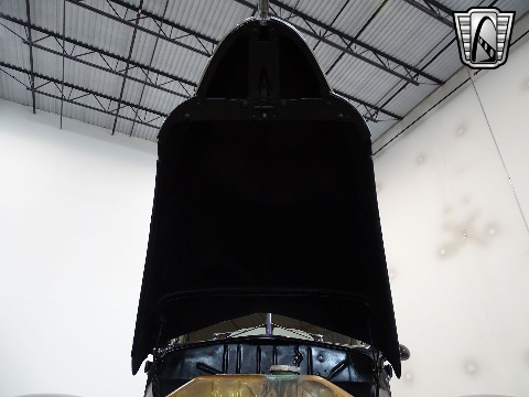 1940 Ford Deluxe image 90