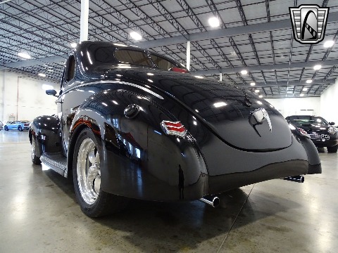 1940 Ford Deluxe image 14